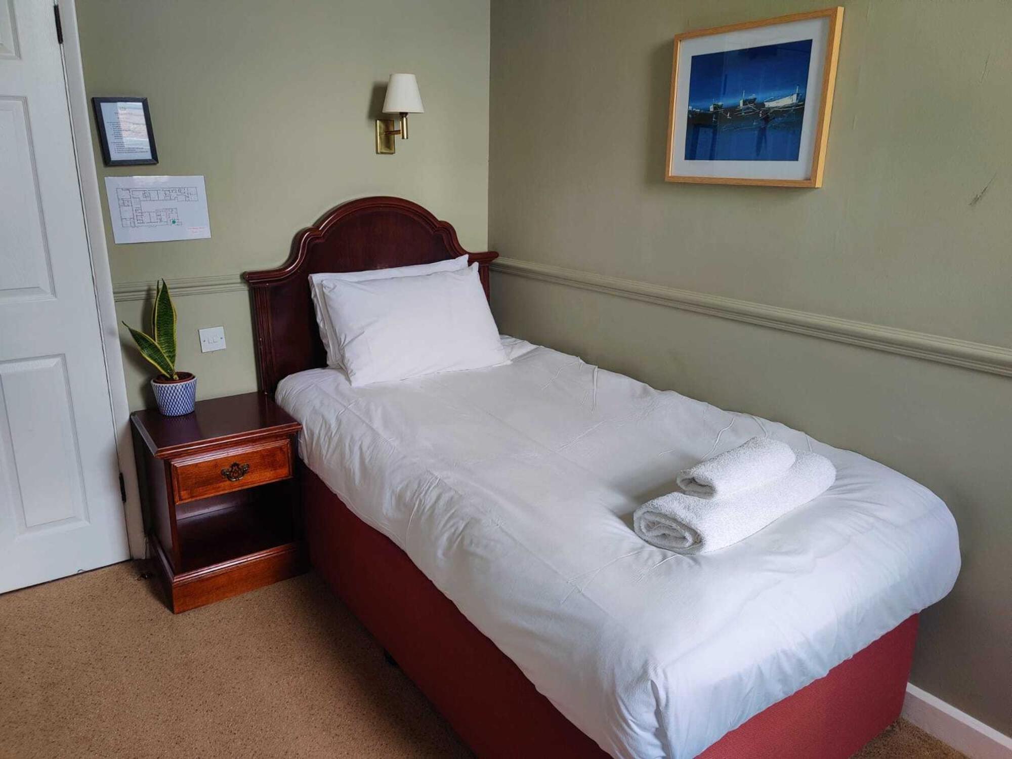 The Crown Hotel Фрамлінґем Номер фото