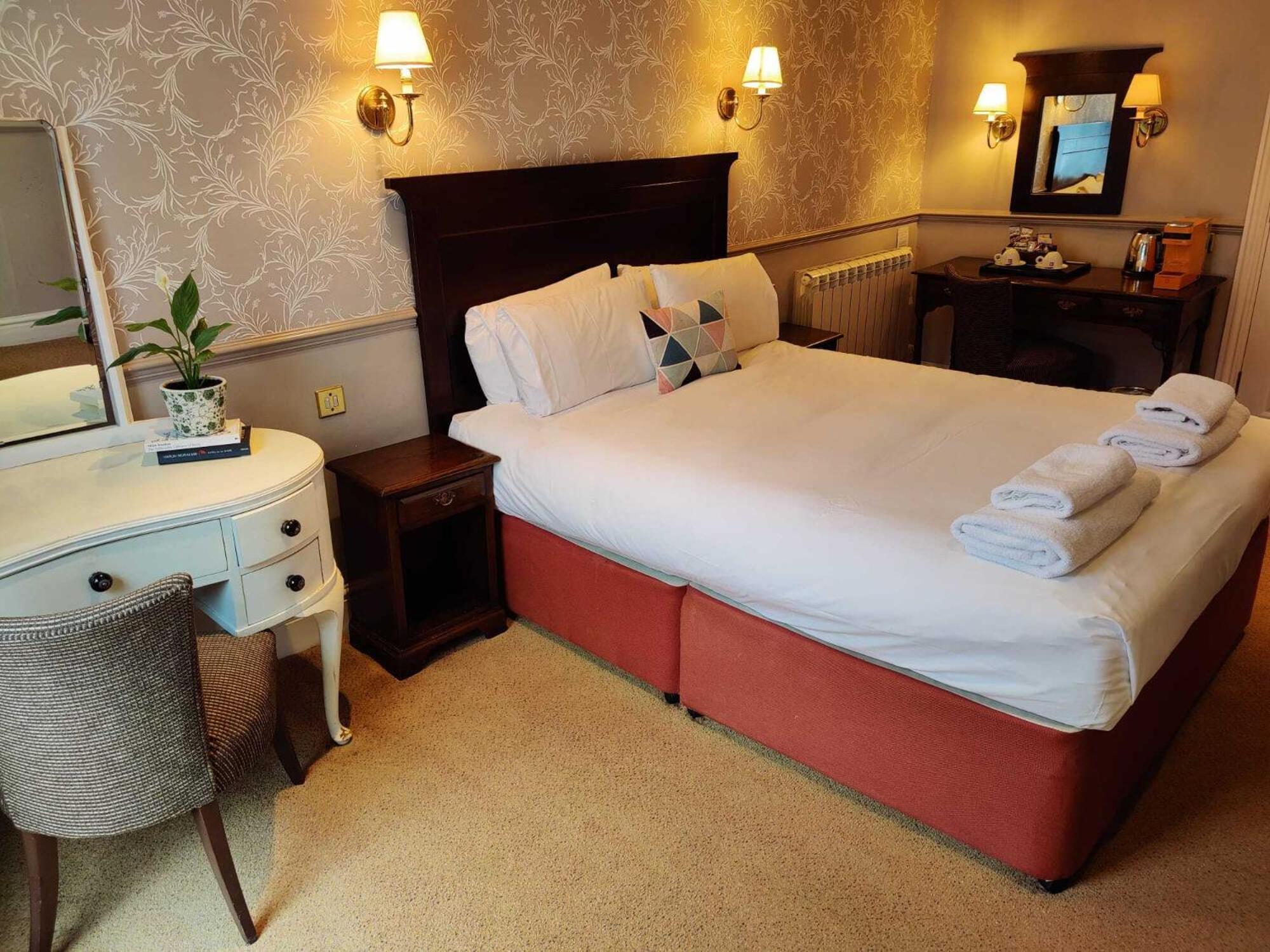 The Crown Hotel Фрамлінґем Номер фото